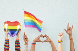 LGBTQ con simboli come l'arcobaleno, utili a ricordare Radio Pride